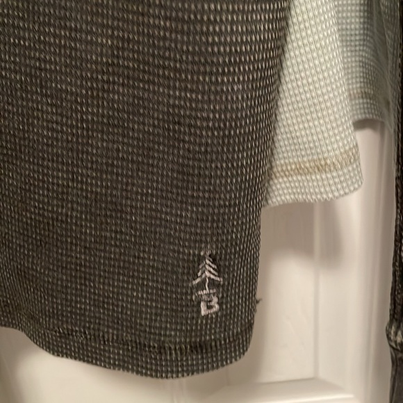 2 Outdoor Bass Women’s Tops in Size
Large. One wash out black and mint green - Picture 3 of 9